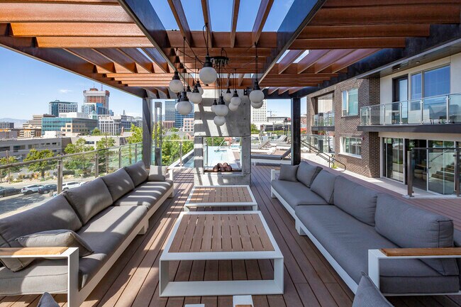 Foto del edificio - Lotus Republic Apartments