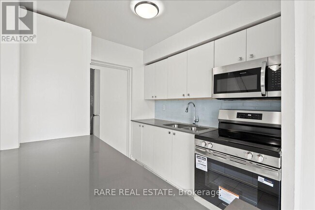 Photo du bâtiment - 7555 Goreway Dr