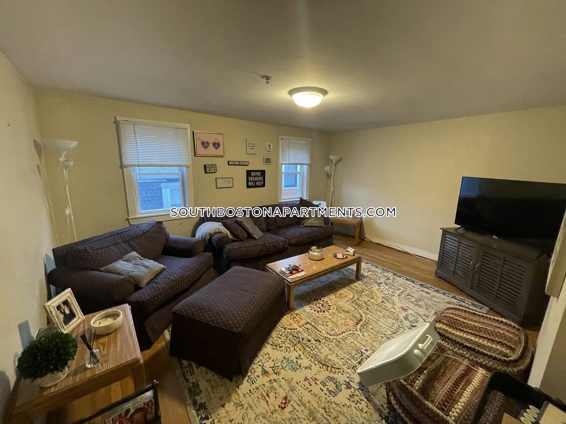Primary Photo - 260 Gold St