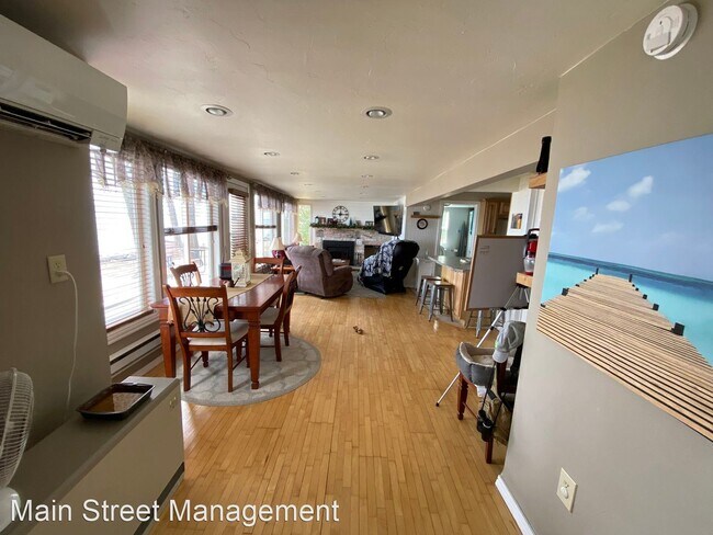 Building Photo - 3 br, 1 bath House - 3416 Cty Rd. S