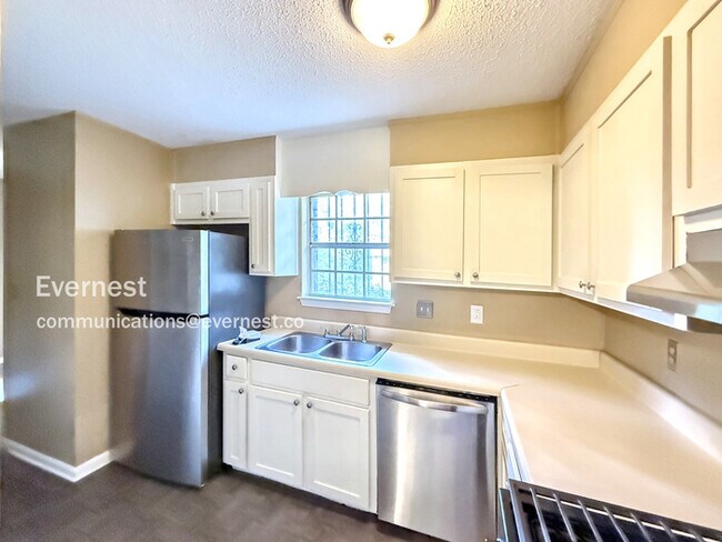 Foto del edificio - Spacious 3 bedroom home in Irondale / Near...