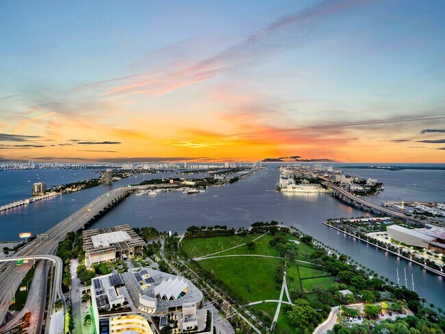 Foto del edificio - 1100 Biscayne Blvd