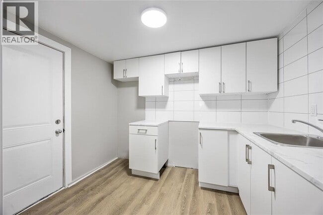 Building Photo - 131 Margaret Ave