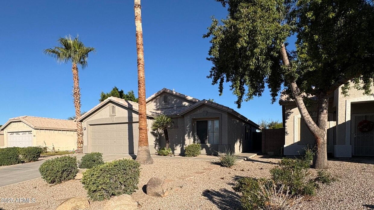 Foto principal - 9214 W Ross Ave