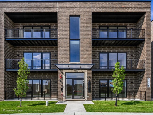 Foto del edificio - 8041 W Belmont Ave
