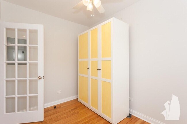 Foto del edificio - 3804 N Marshfield Ave