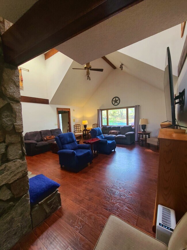 Foto del edificio - 3 Rolling Meadows Ln