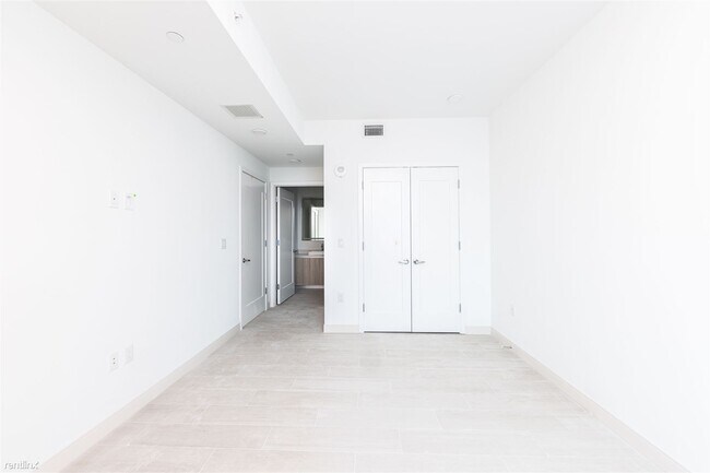 Foto del edificio - 2 br, 2 bath Condo - 902 S Crowley Rd  / 2...