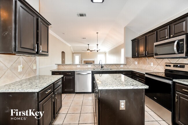 Foto del edificio - 600 Oak Hollow Trail