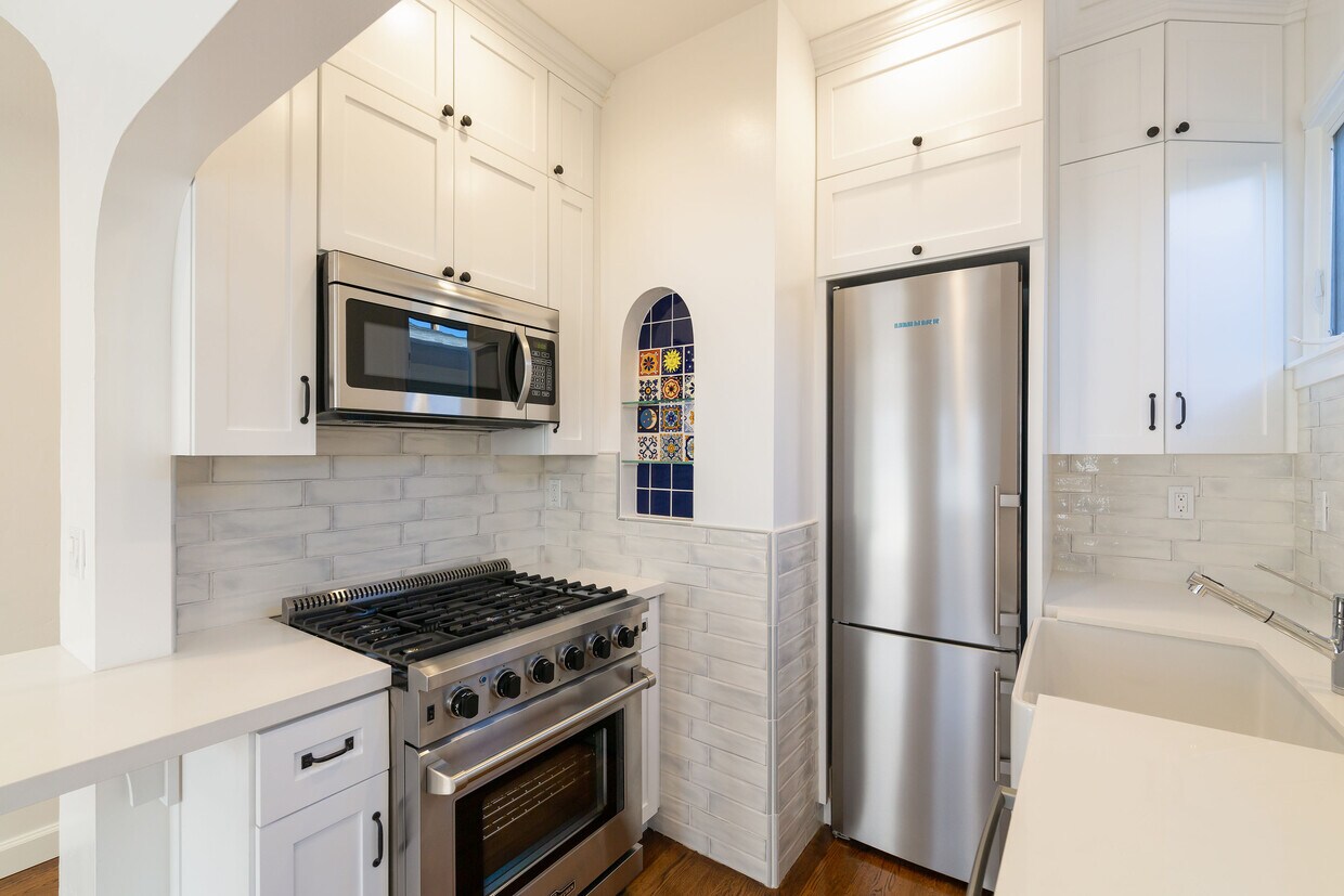 Foto principal - 915 Manhattan Ave