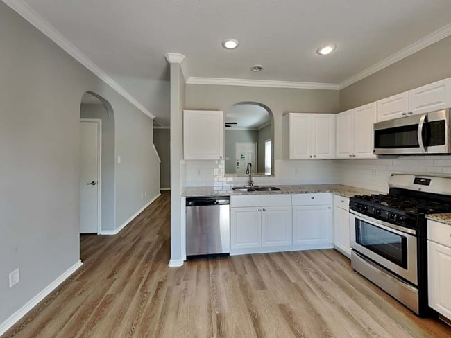 Foto del edificio - 2740 Cedar Ridge Ln