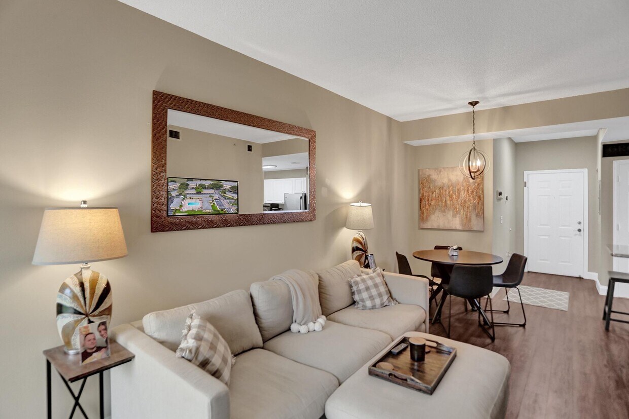 2020 Greenview Shores Blvd Unit 102, Wellington, FL 33414 Condo for