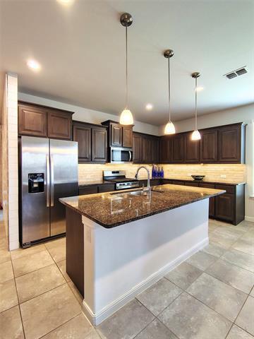 Building Photo - 423 Regatta Ln