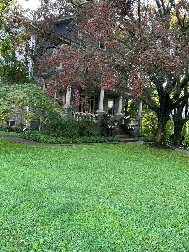 Building Photo - 1602 Upland Ave