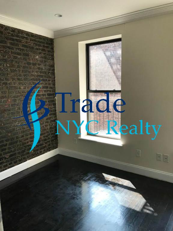 Foto del edificio - 227 E 19th St