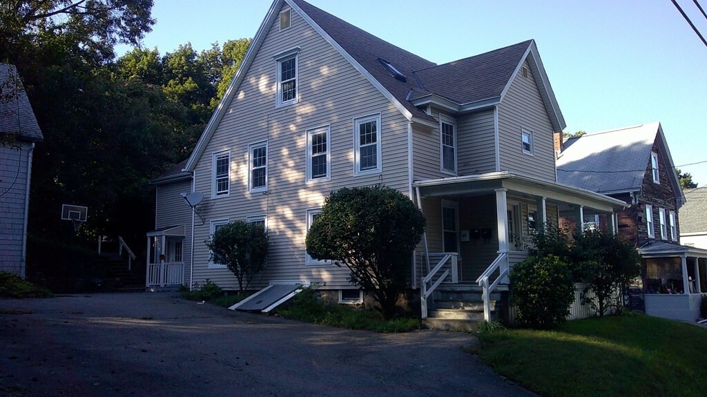 17 Mason St Unit 02, Hudson, MA 01749 Room for Rent in Hudson, MA