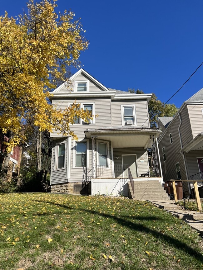 Building Photo - 2372 Harper Ave