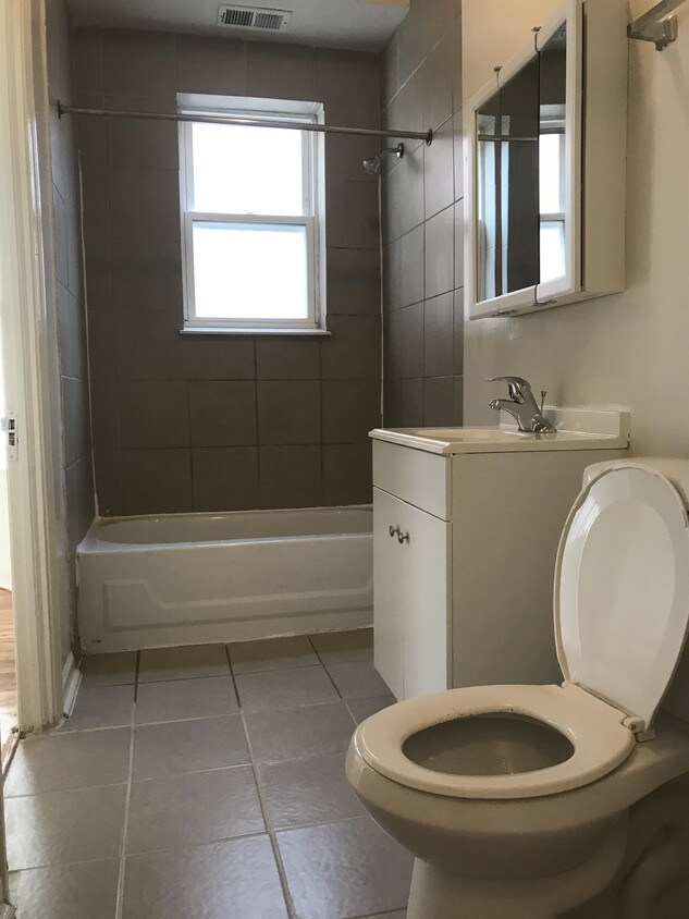 Foto del edificio - 543 E 74th St