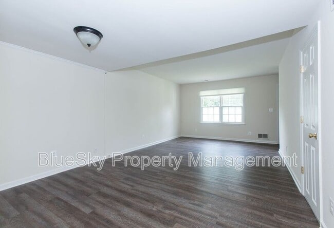 Building Photo - 256 Stribling Ave