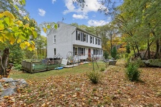 Building Photo - 36 Carriage House Dr