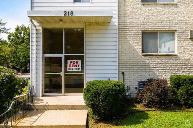 Building Photo - 218 S Bassett St