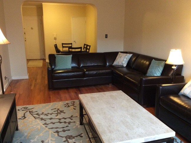 Living room - 6735 Yellowstone Blvd