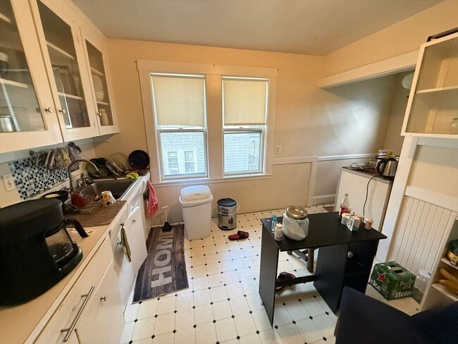 Building Photo - 20 Birch Rd