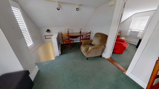 Foto del edificio - Cottage - FULLY FURNISHED - ALL UTILITIES INCLUDED