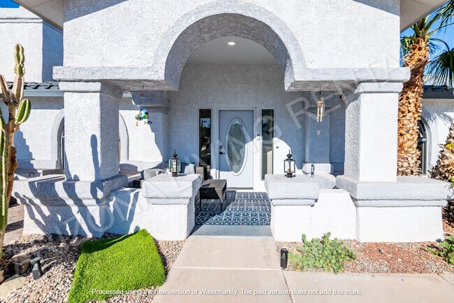 Foto del edificio - FURNISHED POOL HOME