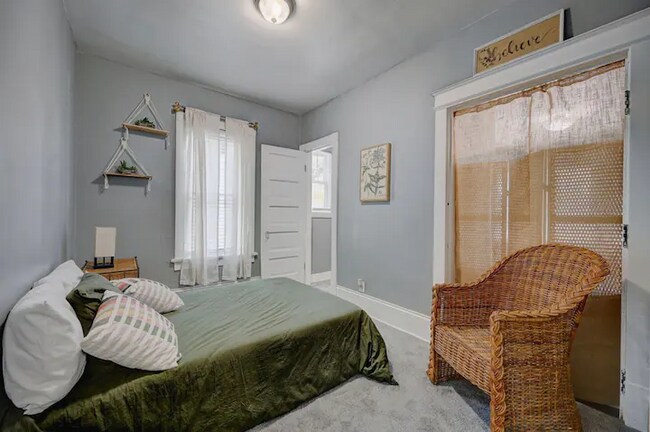 Foto del edificio - 3143-3145 Holton