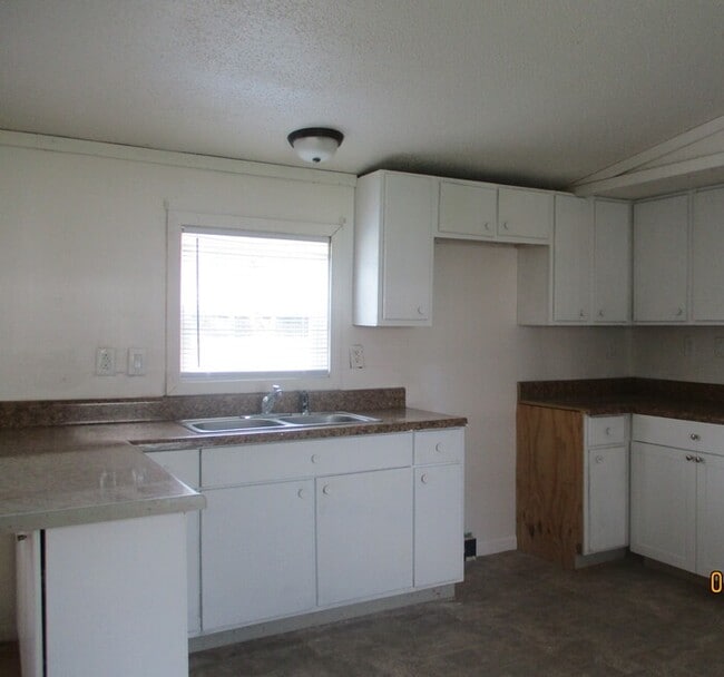 Foto del edificio - 139 Cypress Ln