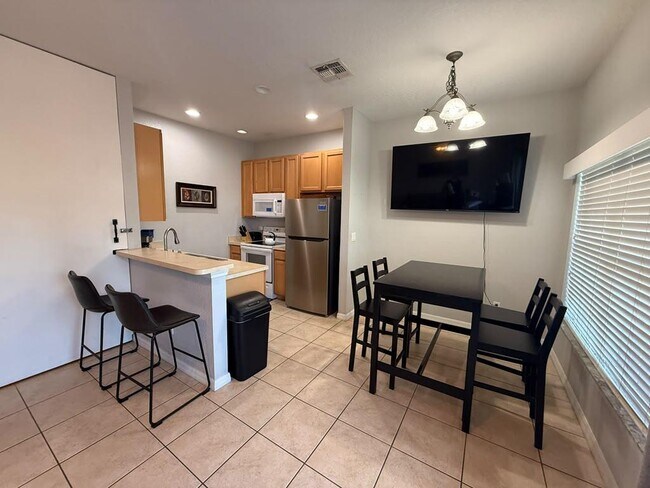 Building Photo - 2411 Caravelle Cir