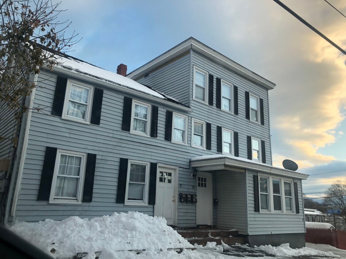 41 Wentworth St, Biddeford, ME 04005 Townhome Rentals in Biddeford ME