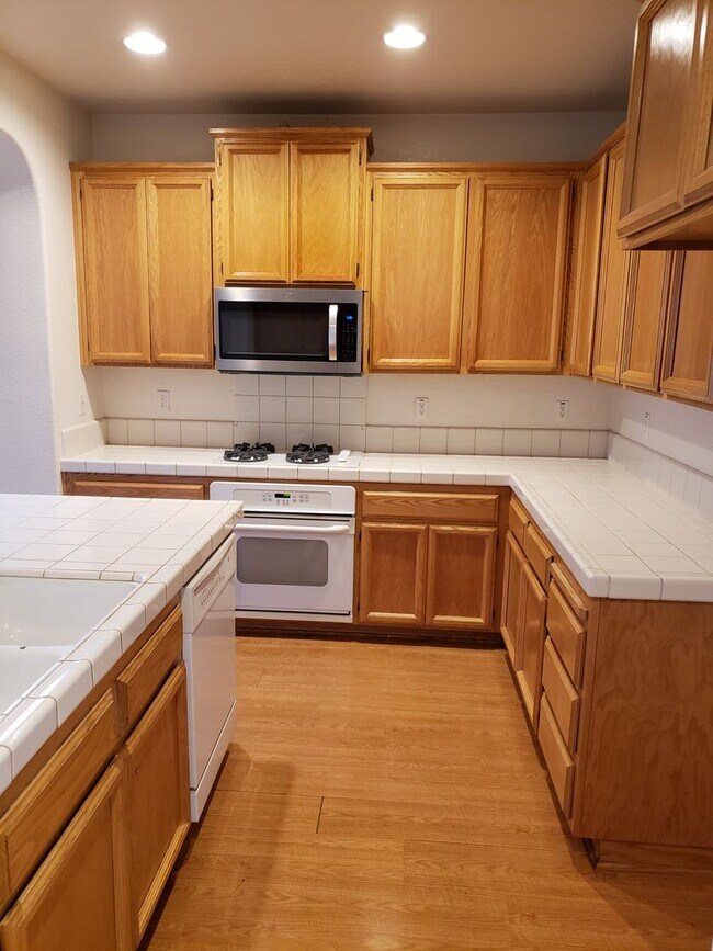 Building Photo - North Natomas One Story 1735 sq. ft. 4 bed...