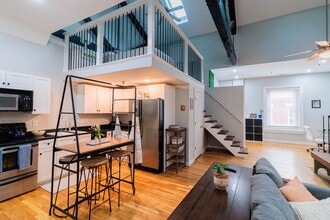 Building Photo - 209 N 19th St