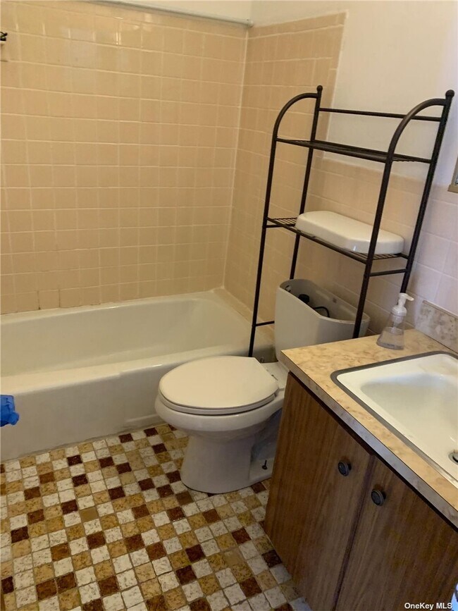 Building Photo - 7018-7066 66th Pl