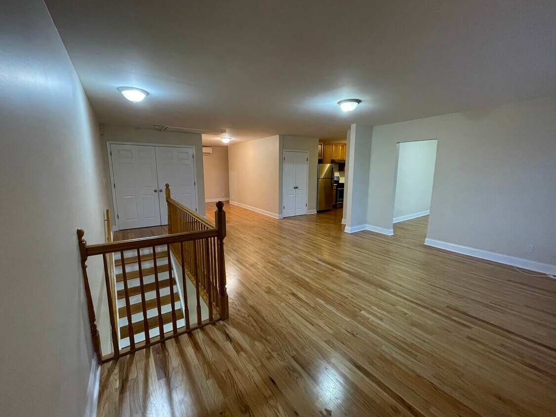 Living room - 88 Sedgwick Ave