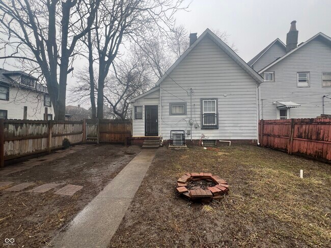 Foto del edificio - 2509 E 10th St