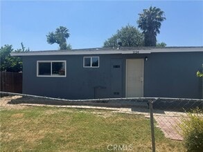 Building Photo - 1124 Ramona Ave N