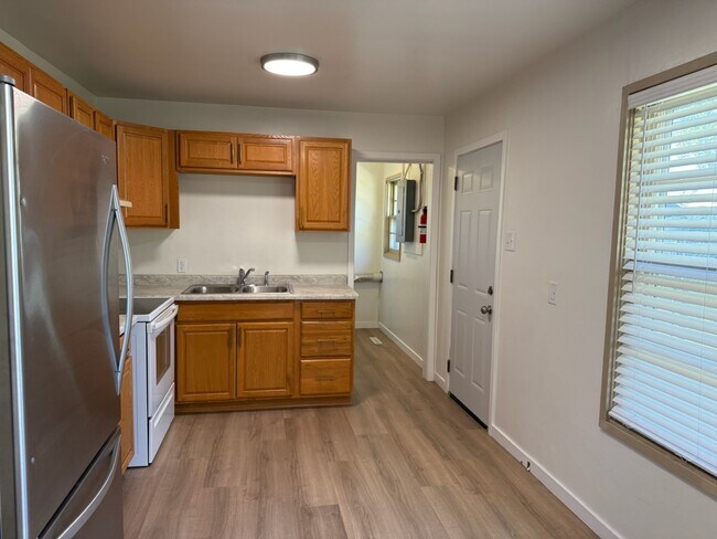 Foto del edificio - 280 Drinkward St NW