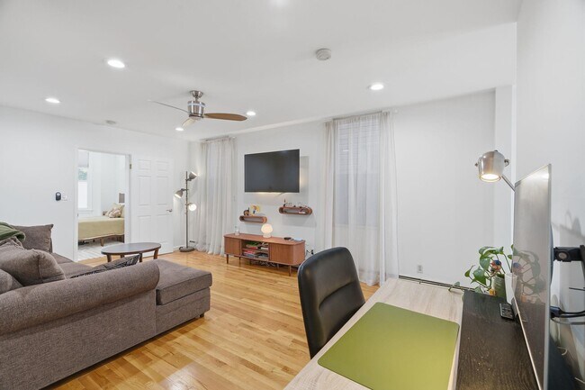 Foto del edificio - 502 Gregory Ave