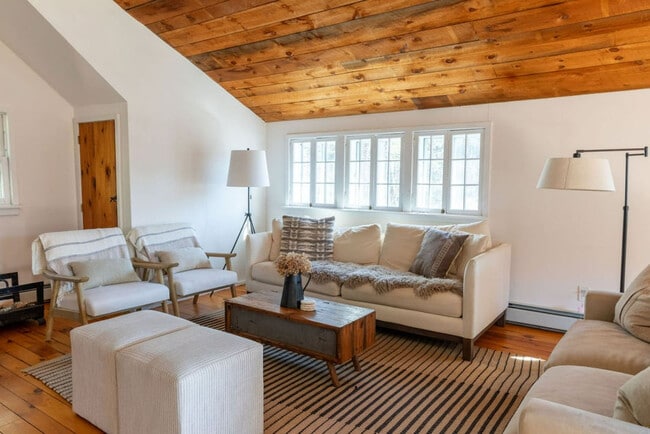 Building Photo - 21 Abbey Rd