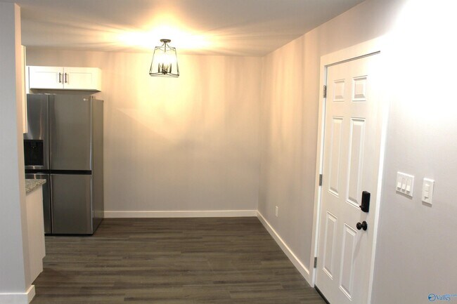 Building Photo - 1204 Liberty Dr