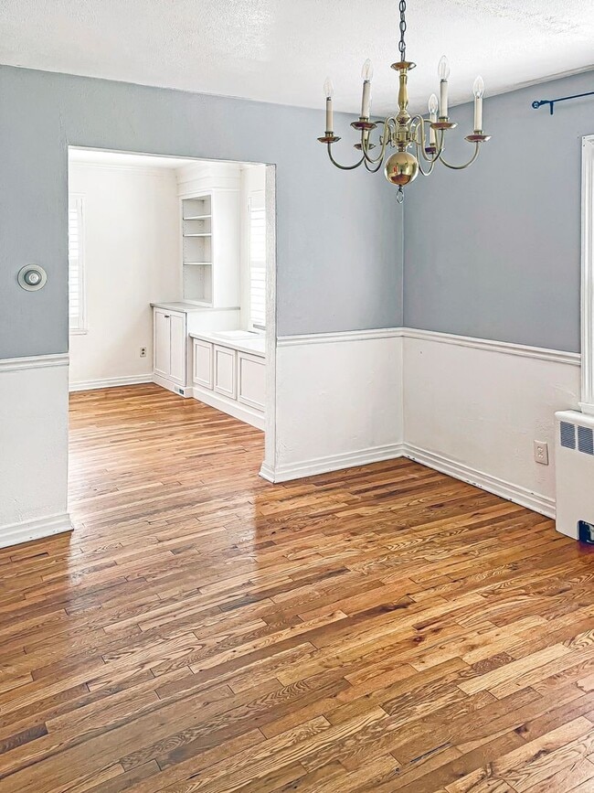 Building Photo - Holiday Special! Majestic single-family home!!! – No Application Fee This Season!