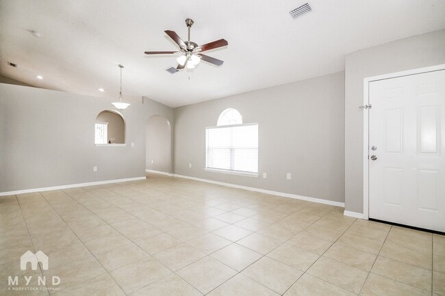 Building Photo - 30630 Double Dr