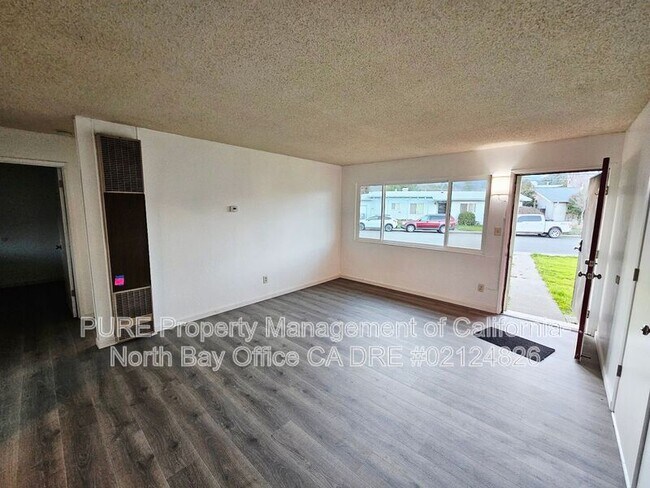 Building Photo - 69 Lorraine St