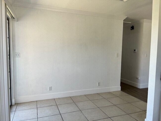 Foto del edificio - Available now