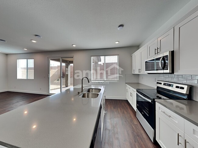 Building Photo - 8963 Tiger Tooth Ave