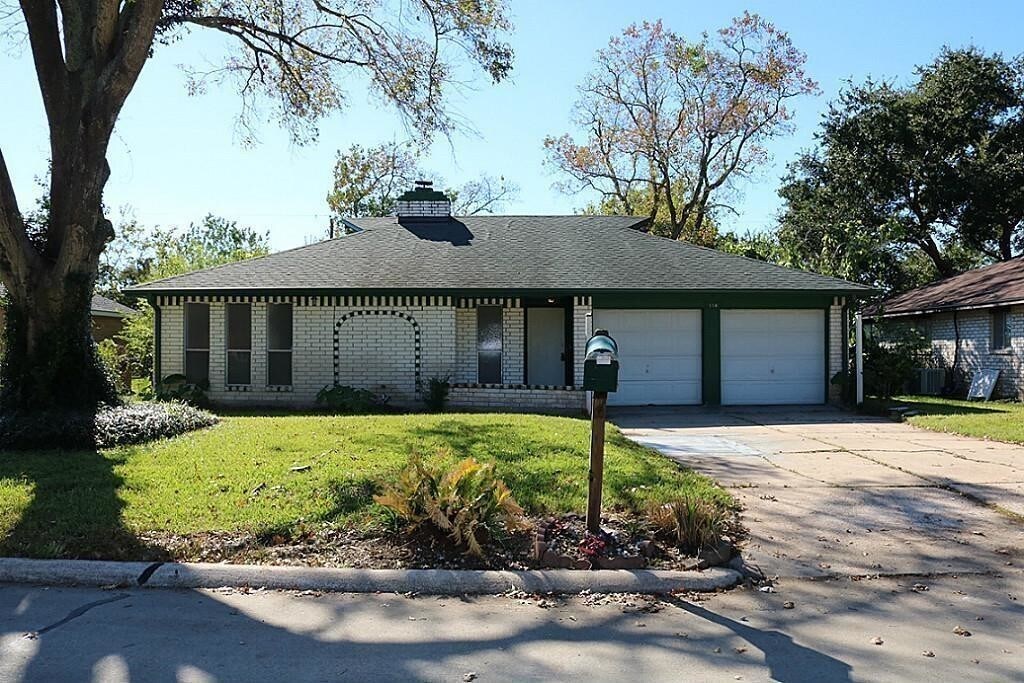 114 Brigadoon Ln, Friendswood, TX 77546 House Rental in Friendswood