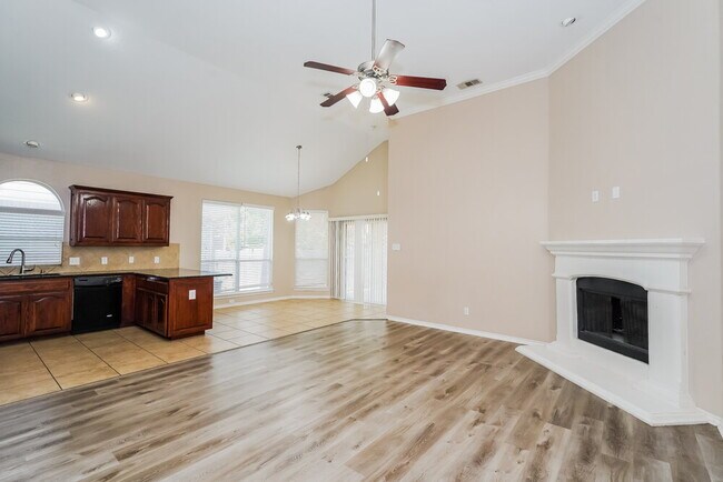 Foto del edificio - 6137 Kristen Dr